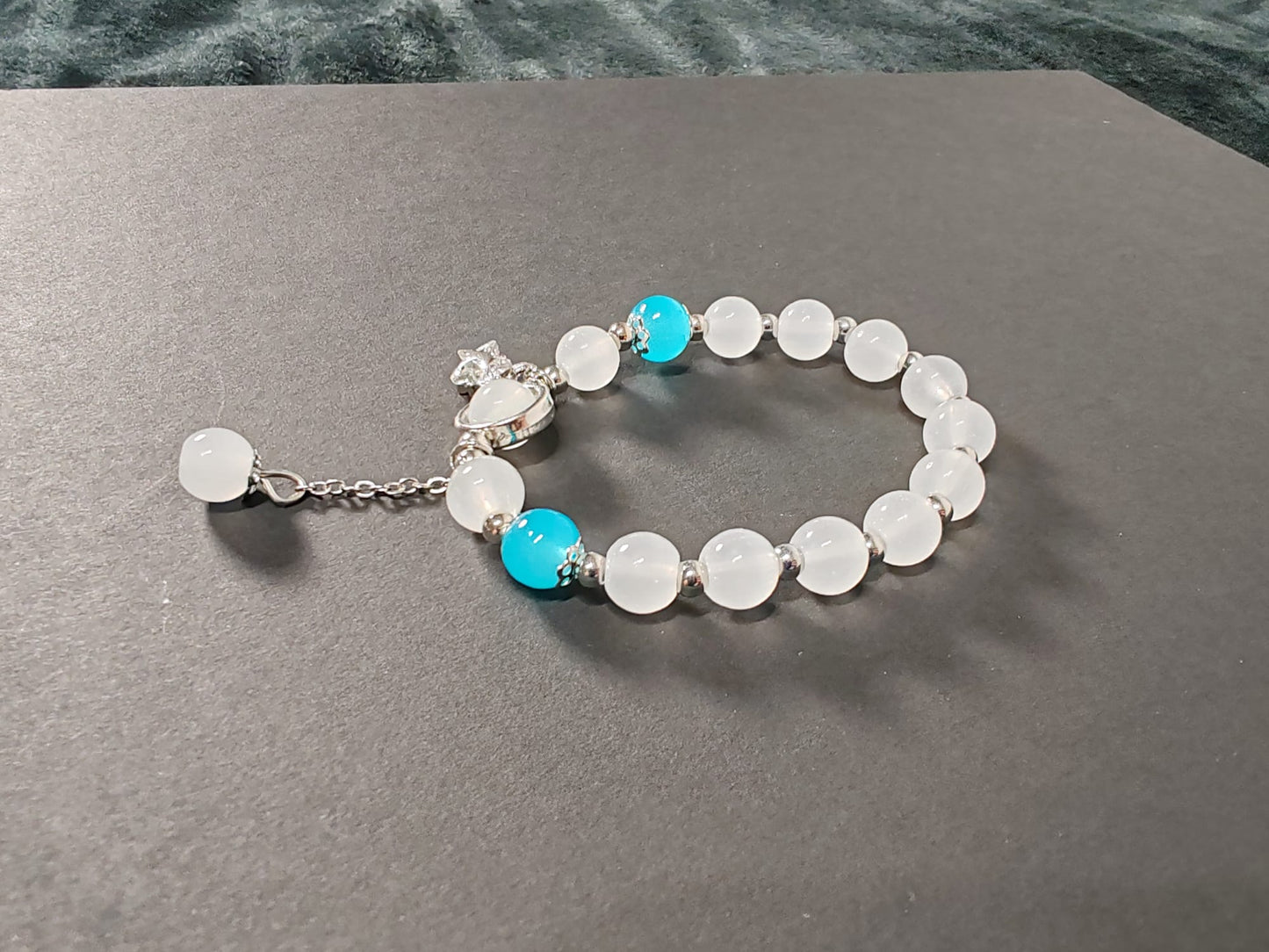 Arylic Armband
